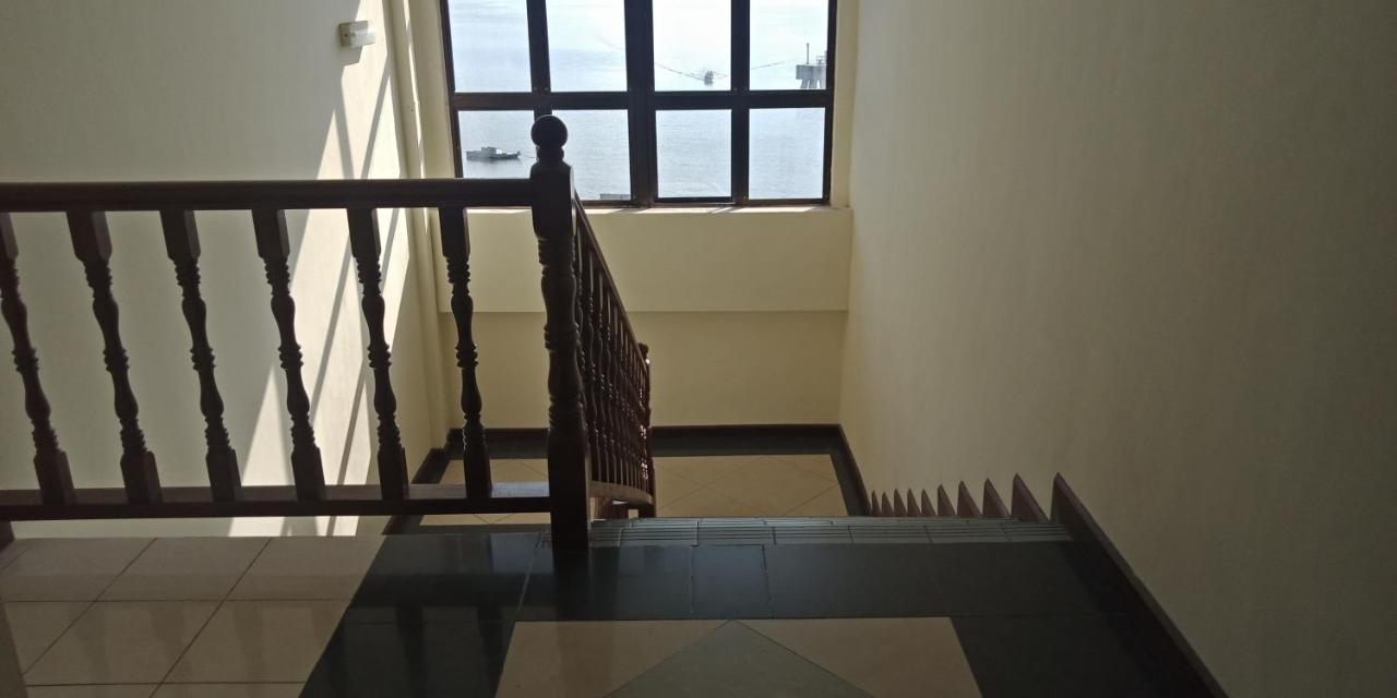 The Upper Deck Hotel Kudat Exterior photo
