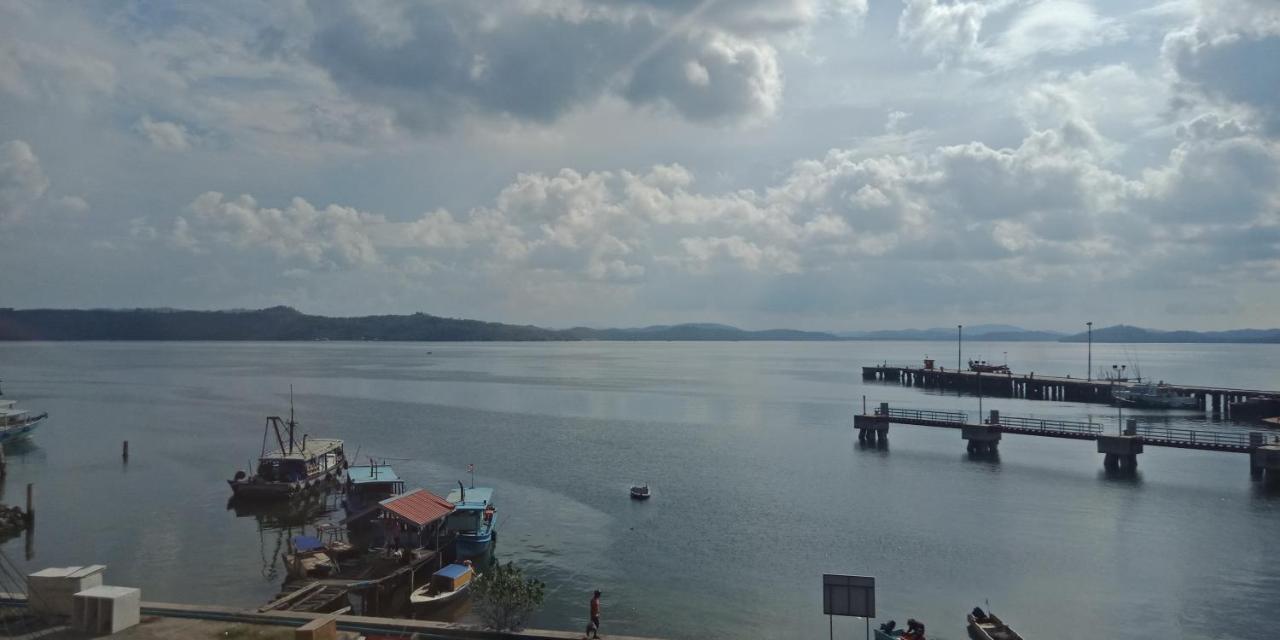 The Upper Deck Hotel Kudat Exterior photo