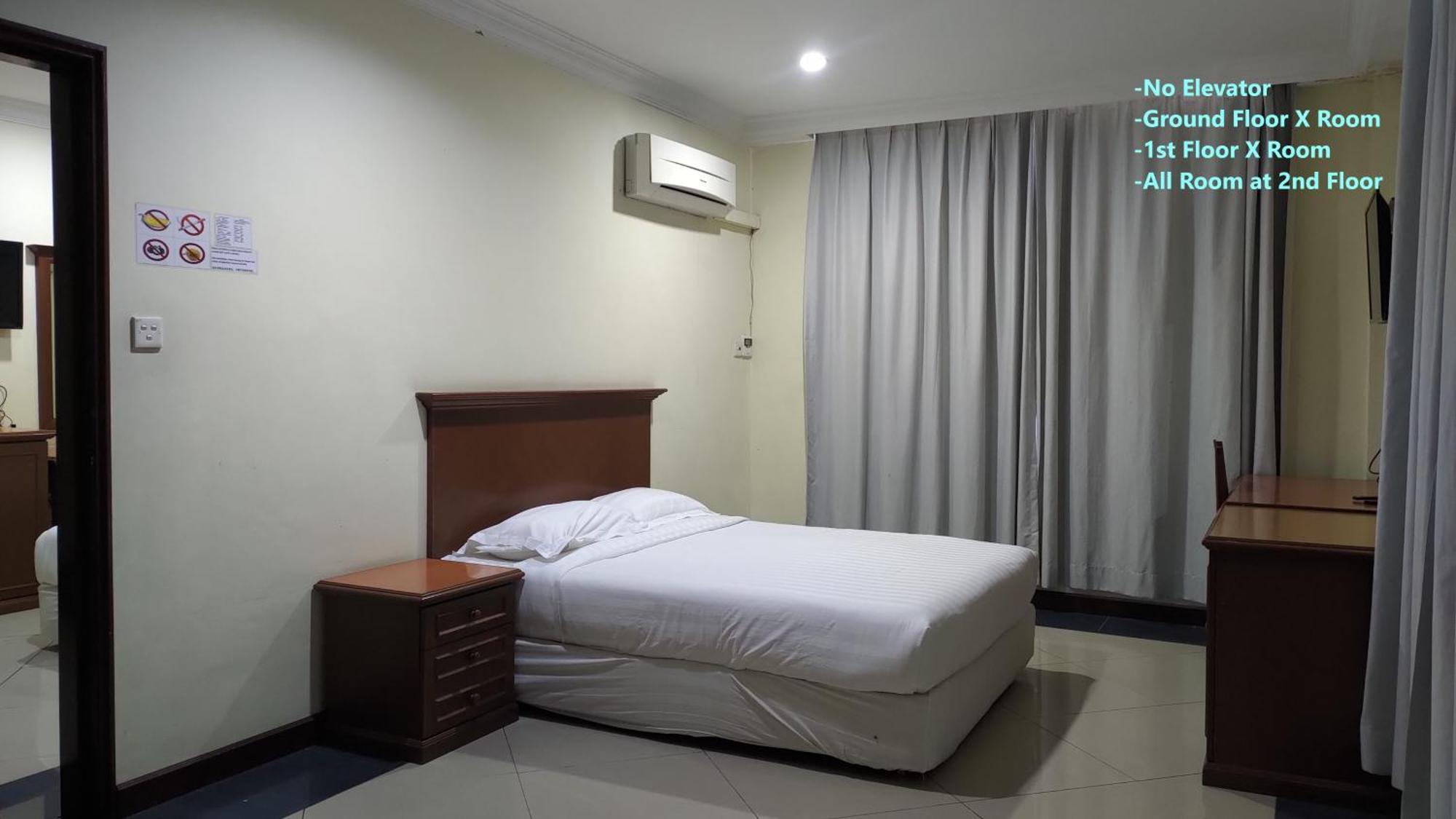 The Upper Deck Hotel Kudat Exterior photo