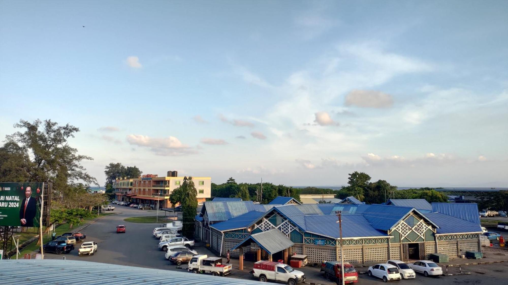 The Upper Deck Hotel Kudat Exterior photo
