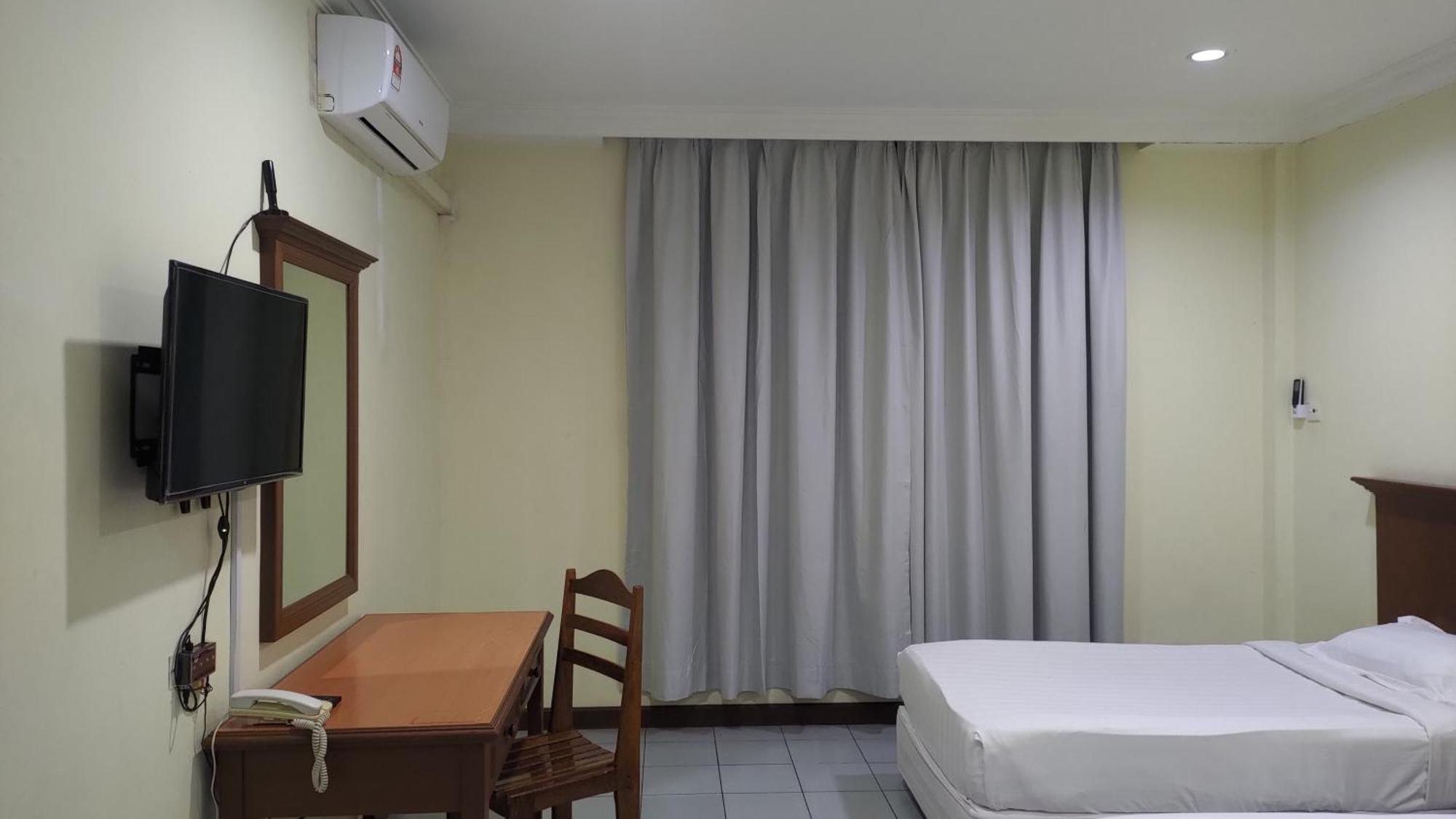 The Upper Deck Hotel Kudat Exterior photo