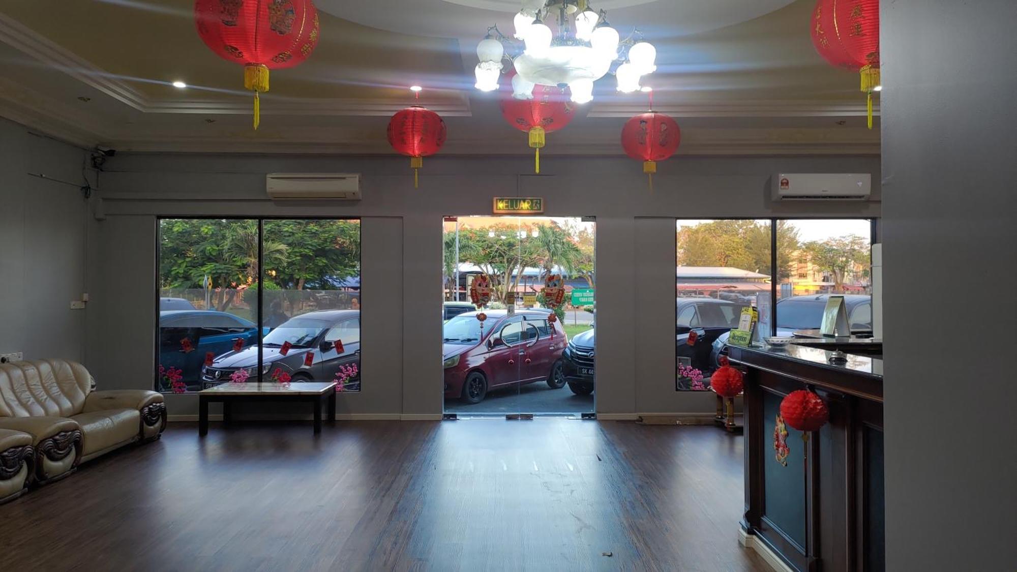 The Upper Deck Hotel Kudat Exterior photo