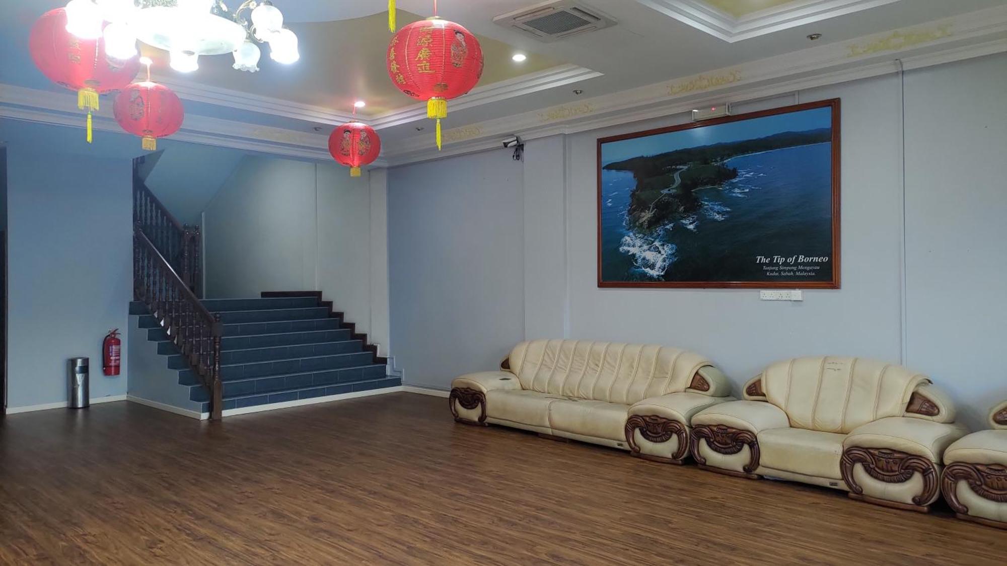 The Upper Deck Hotel Kudat Exterior photo