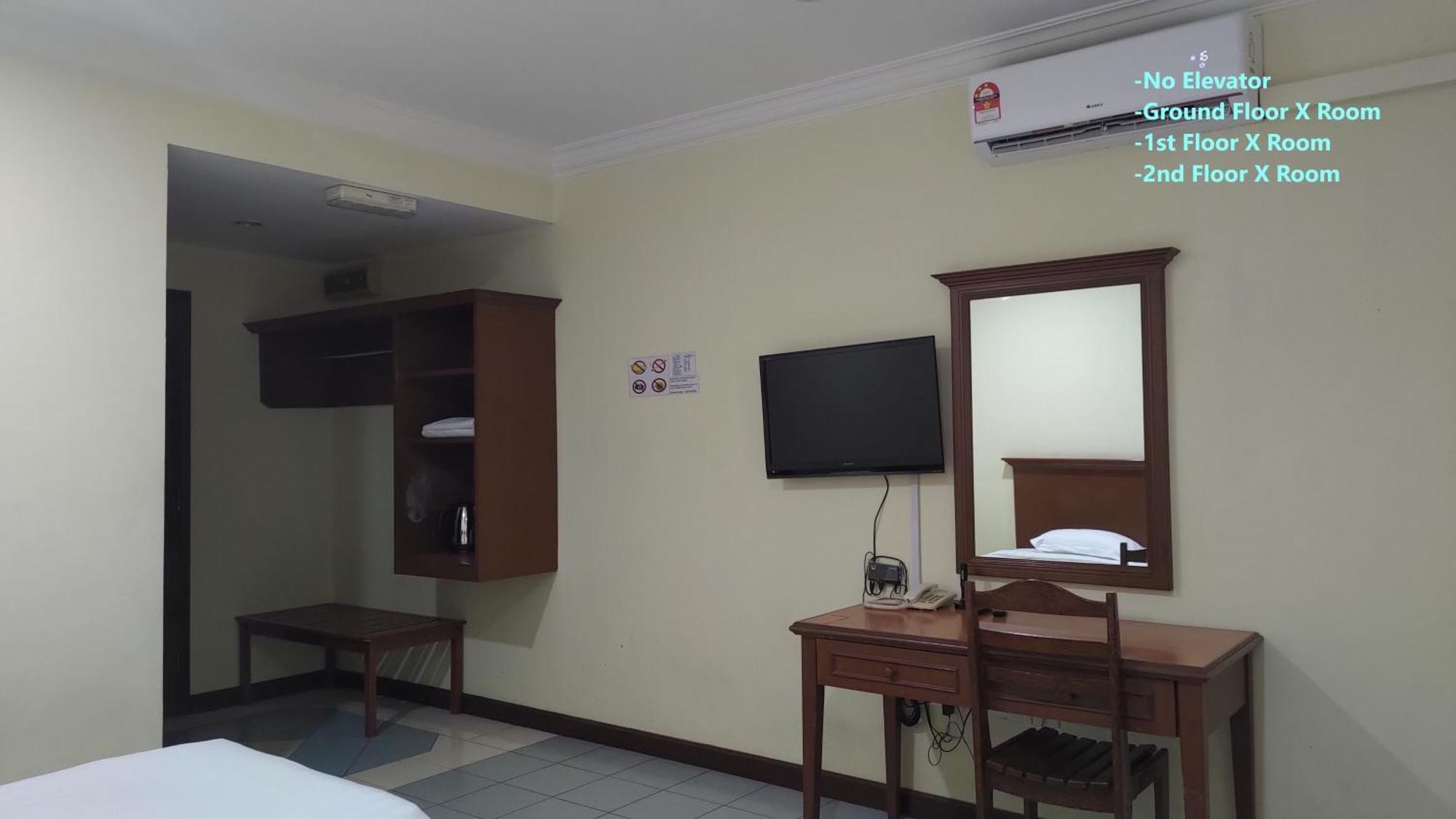 The Upper Deck Hotel Kudat Exterior photo